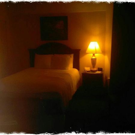 Hillside Inn Мэдисон Экстерьер фото