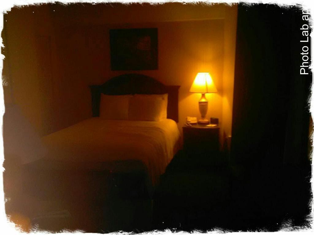 Hillside Inn Мэдисон Экстерьер фото