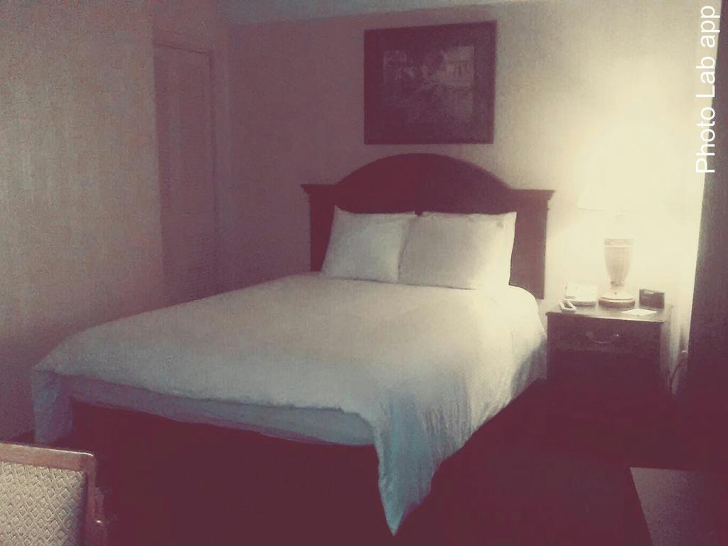 Hillside Inn Мэдисон Экстерьер фото